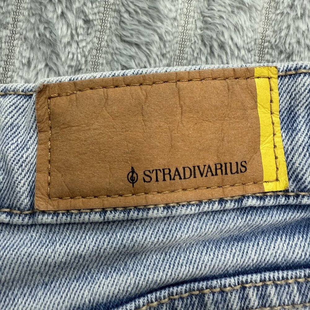 Stradivarius Shorts Womens Size US 10 Mom Slim Fit High Rise Blue Denim Cuffed - Picture 4 of 7